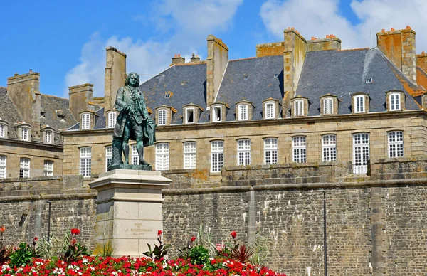 Saint-Malo; Frankrijk-juli 28 2019: pittoreske stad in de zomer — Stockfoto