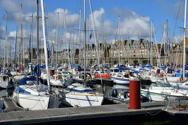 Saint-Malo; Francie-červenec 28 2019: malebné město v létě — Stock fotografie