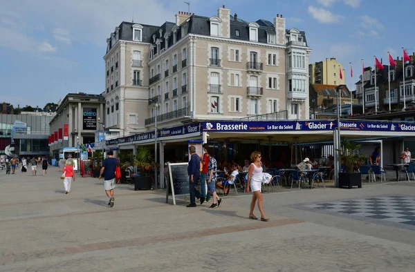 Dinard; France - july 23 2019 : picturesque city in summer — Stock Photo, Image