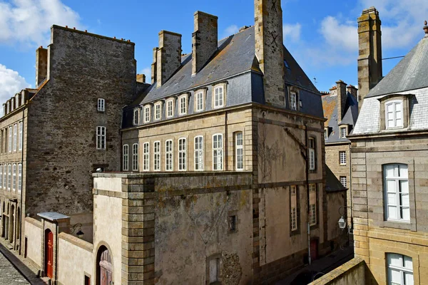 Saint Malo; Francia - 28 luglio 2019: pittoresca città d'estate — Foto Stock