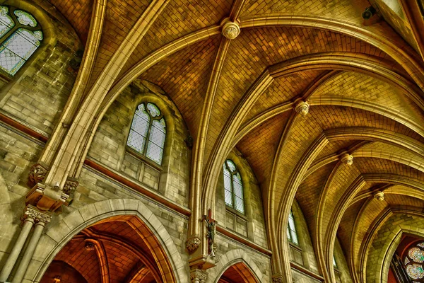 Vigny, Francia - 24 de mayo de 2019: la iglesia de Saint Medard — Foto de Stock