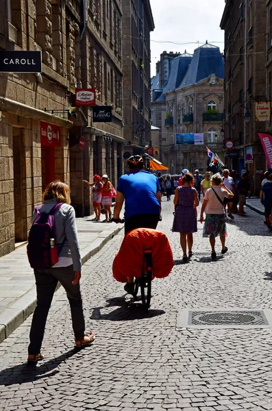 Saint Malo; França - 28 de julho de 2019: cidade pitoresca no verão — Fotografia de Stock
