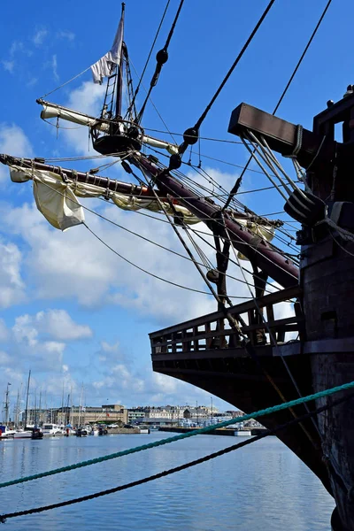 Saint Malo; Francia - 28 luglio 2019: galeone spagnolo — Foto Stock