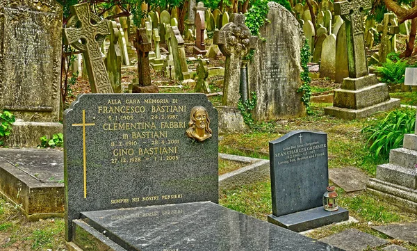 Londres, Inglaterra - 6 de mayo de 2019: Cementerio de Highgate — Foto de Stock