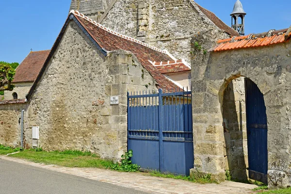 Gadancourt, Francia - 24 de mayo de 2019: centro del pueblo —  Fotos de Stock