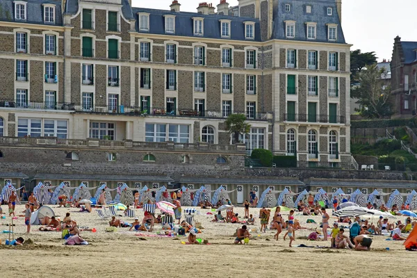 Dinard Francja-Lipiec 23 2019: plaża — Zdjęcie stockowe