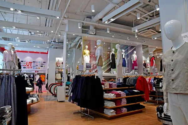 Londres, Inglaterra - 8 de mayo de 2019: tienda en Oxford street — Foto de Stock