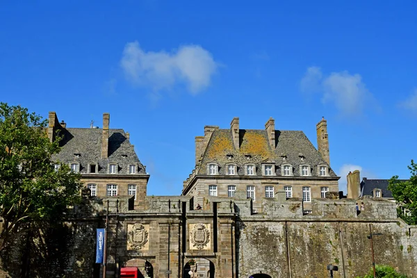 Saint Malo; Frankrike-juli 28 2019: pittoresk stad i sommar — Stockfoto