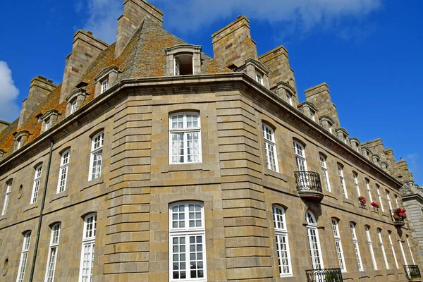 Saint Malo; França - 28 de julho de 2019: cidade pitoresca no verão — Fotografia de Stock