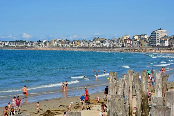 Saint Malo; Francia - 28 luglio 2019: pittoresca città d'estate — Foto Stock