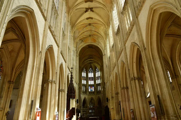 Vendome; France - june 28 2019: the Trinity Abbey of Vendome — Stock Photo, Image