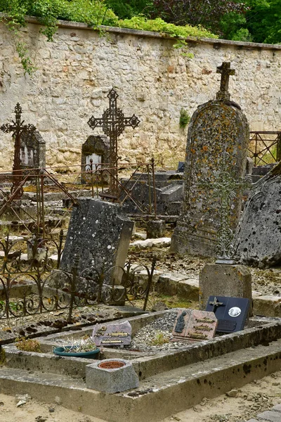 Guiry EN Znepokojin, Francie-květen 24 2019: hřbitov — Stock fotografie