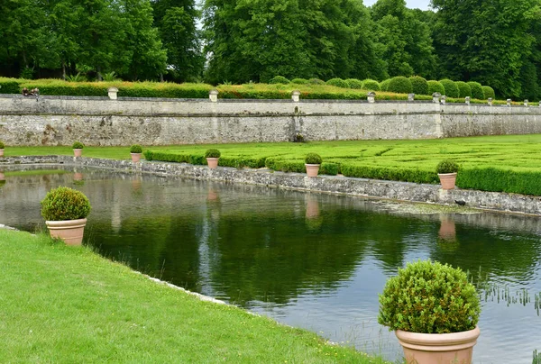 Villarceaux, Francie-červen 9 2019: historický hrad — Stock fotografie