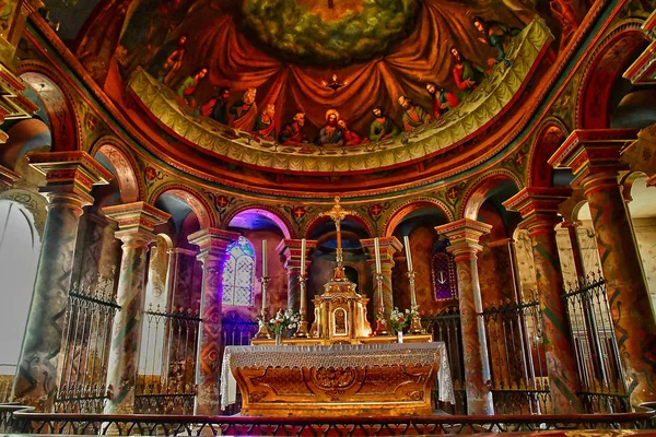 Lunay; Francia - 30 de junio de 2019: Iglesia de San Martín — Foto de Stock