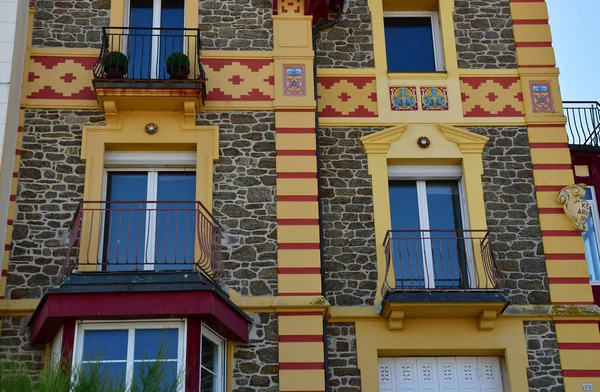 Saint Malo; França - 28 de julho de 2019: cidade pitoresca no verão — Fotografia de Stock