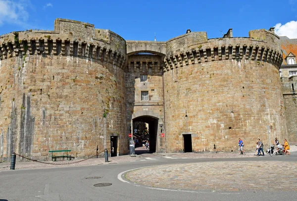 Saint-Malo; Frankrijk-juli 28 2019: pittoreske stad in de zomer — Stockfoto