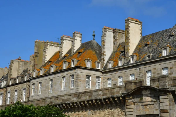 Saint-Malo; Frankrijk-juli 28 2019: de pittoreske stad — Stockfoto