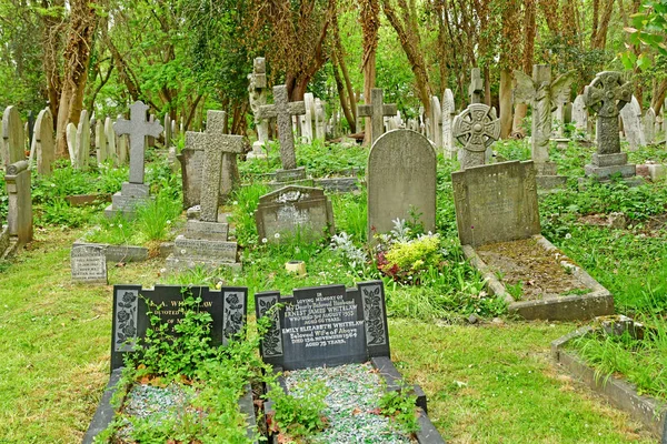 Londres, Inglaterra - 6 de maio de 2019: Cemitério Highgate — Fotografia de Stock