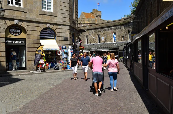 Saint Malo; Frankrike-juli 28 2019: den pittoreska staden — Stockfoto