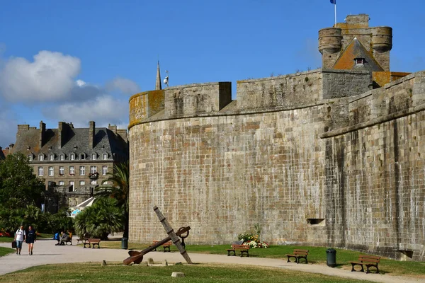 Saint Malo; Frankreich - 28. Juli 2019: malerische Stadt im Sommer — Stockfoto