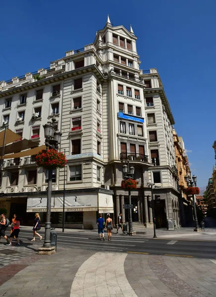 Granada Španělsko-srpen 27 2019: moderní město — Stock fotografie