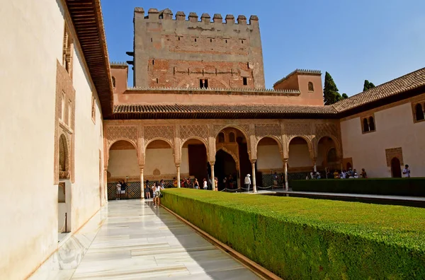Granada Španělsko-srpen 27 2019: palác Alhambra — Stock fotografie