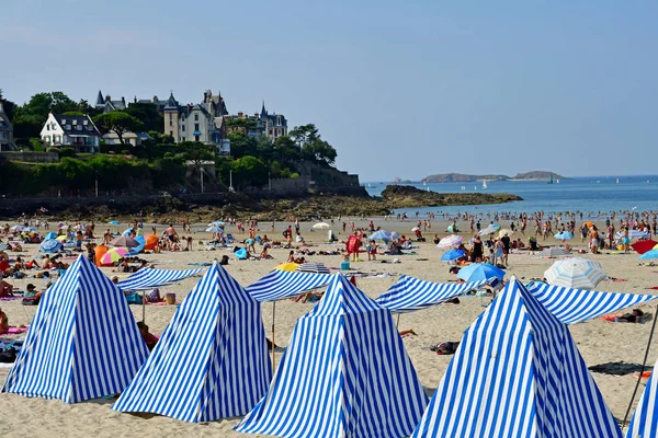 Dinard; Francia - 23 luglio 2019: spiaggia — Foto Stock