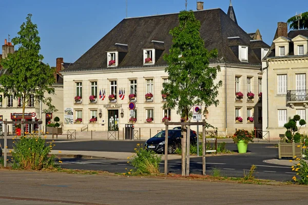 Montoire sur le Loir; Frankrijk-juni 30 2019: pittoreske stad in — Stockfoto