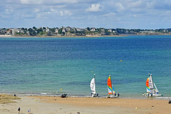 Saint Malo; Frankrike-juli 28 2019: pittoresk stad i sommar — Stockfoto