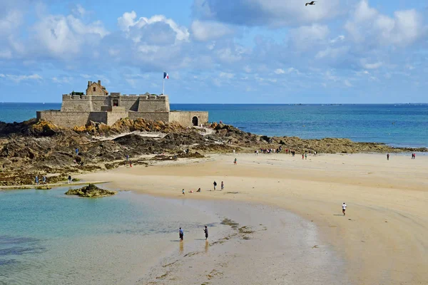 Saint Malo; Frankrike-juli 28 2019: fort kunglig — Stockfoto