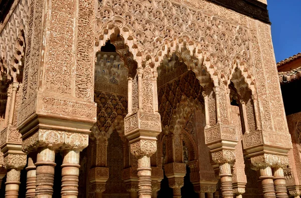 Гранада Іспанія-27 2019 серпня: Альгамбра палац — стокове фото