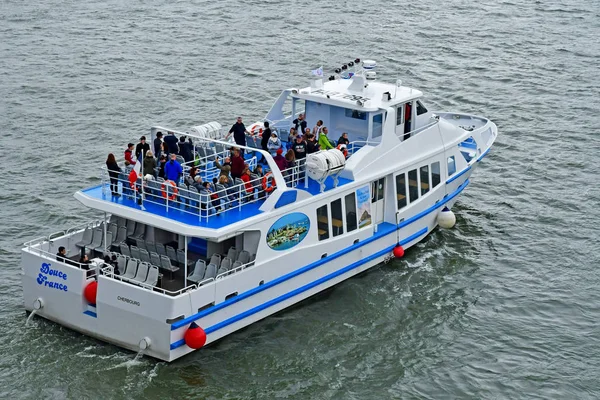 Rouen, Francia - 10 de junio de 2019: barco turístico —  Fotos de Stock