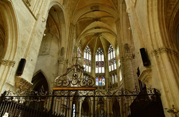 Vendome; Francia - 28 de junio de 2019: la abadía trinitaria de Vendome —  Fotos de Stock