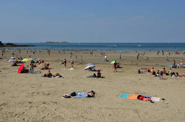 Dinard; France - july 23 2019 : beach — Stock Photo, Image