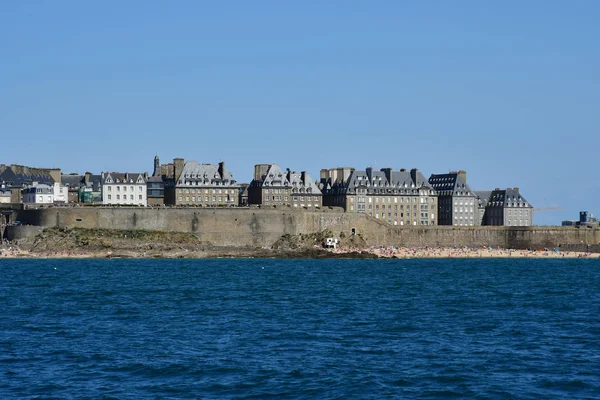 Saint Malo; Frankrike-juli 28 2019: pittoresk stad i sommar — Stockfoto