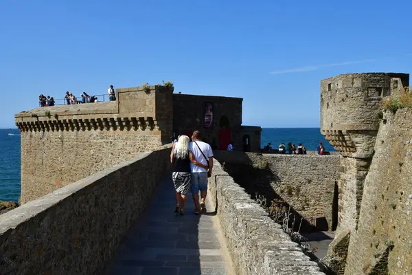 Saint Malo; Francja-Lipiec 28 2019: malownicze miasto w lecie — Zdjęcie stockowe