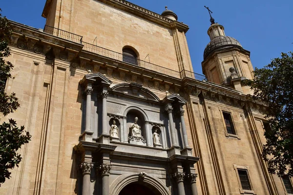 Granada Spanje-augustus 27 2019: de incarnatie kathedraal — Stockfoto