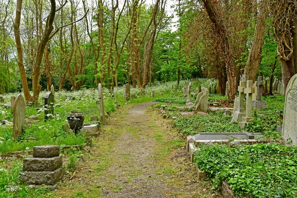 Londres, Inglaterra - 6 de maio de 2019: Cemitério Highgate — Fotografia de Stock