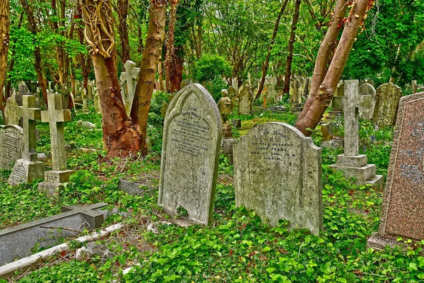 Londres, Inglaterra - 6 de maio de 2019: Cemitério Highgate — Fotografia de Stock