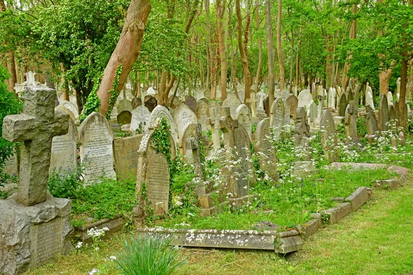 Londres, Inglaterra - 6 de maio de 2019: Cemitério Highgate — Fotografia de Stock