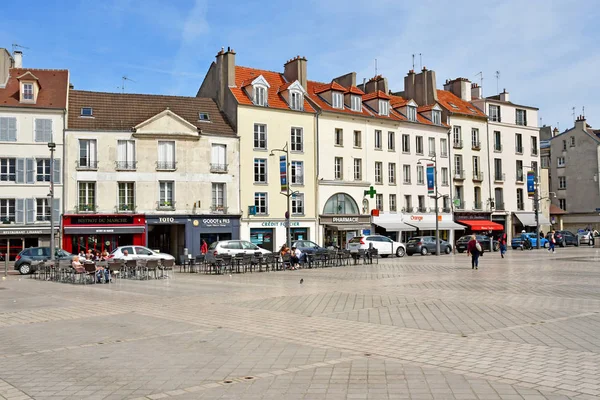 Saint Germain en Laye; Francia - 20 aprile 2019: piazza del mercato — Foto Stock