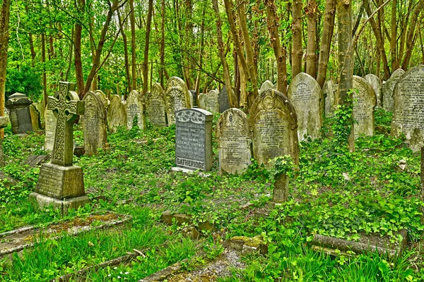 Londres, Inglaterra - 6 de maio de 2019: Cemitério Highgate — Fotografia de Stock