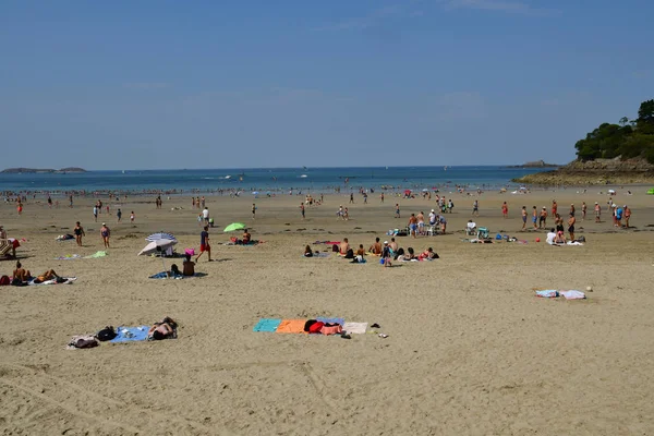 Dinard; Fransa - 23 Temmuz 2019 : plaj — Stok fotoğraf