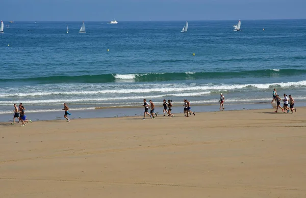 Szent Malo; Franciaország-július 28 2019: The Sillon Beach — Stock Fotó