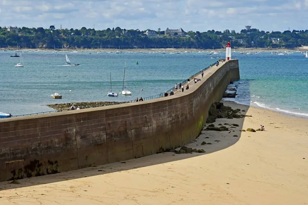 Saint Malo; Frankrike-juli 28 2019: pittoresk stad i sommar — Stockfoto