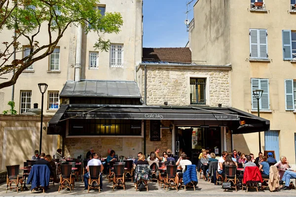 Saint Germain en Laye; Francia - 20 de abril de 2019: centro de la ciudad — Foto de Stock