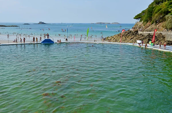 Dinard Francja-Lipiec 23 2019: plaża — Zdjęcie stockowe