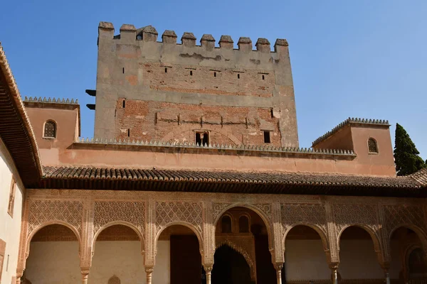 Granada Španělsko-srpen 27 2019: palác Alhambra — Stock fotografie