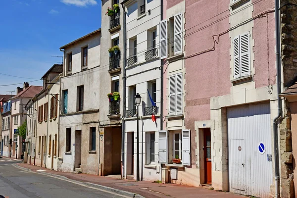 Maisons Laffitte; Francia - 16 de mayo de 2019: el centro de la ciudad —  Fotos de Stock