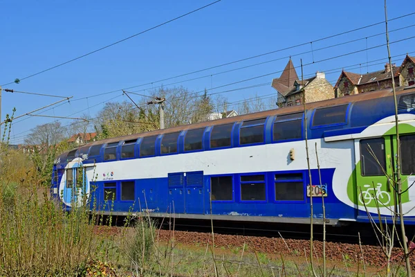 Triel sur Seine; Francia - 22 de marzo de 2019: el centro de la ciudad — Foto de Stock